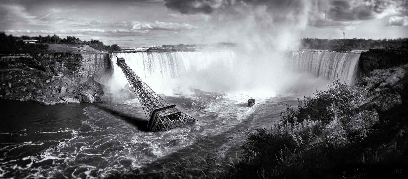 Eiffel Tower in Niagara Falls